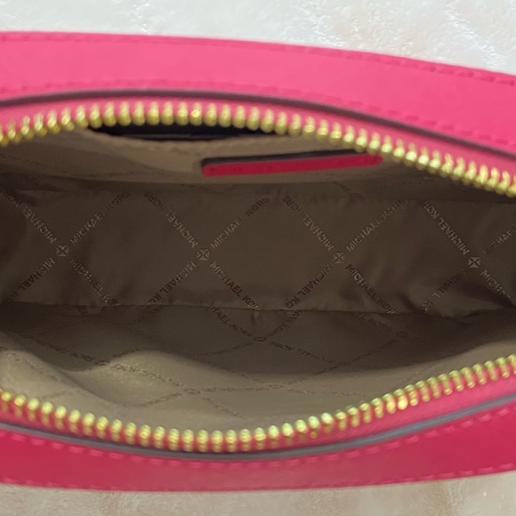 ⭐️ Michael Kors Jet Set Saffiano Crossbody Bag ⭐️ - Picture 4 of 4